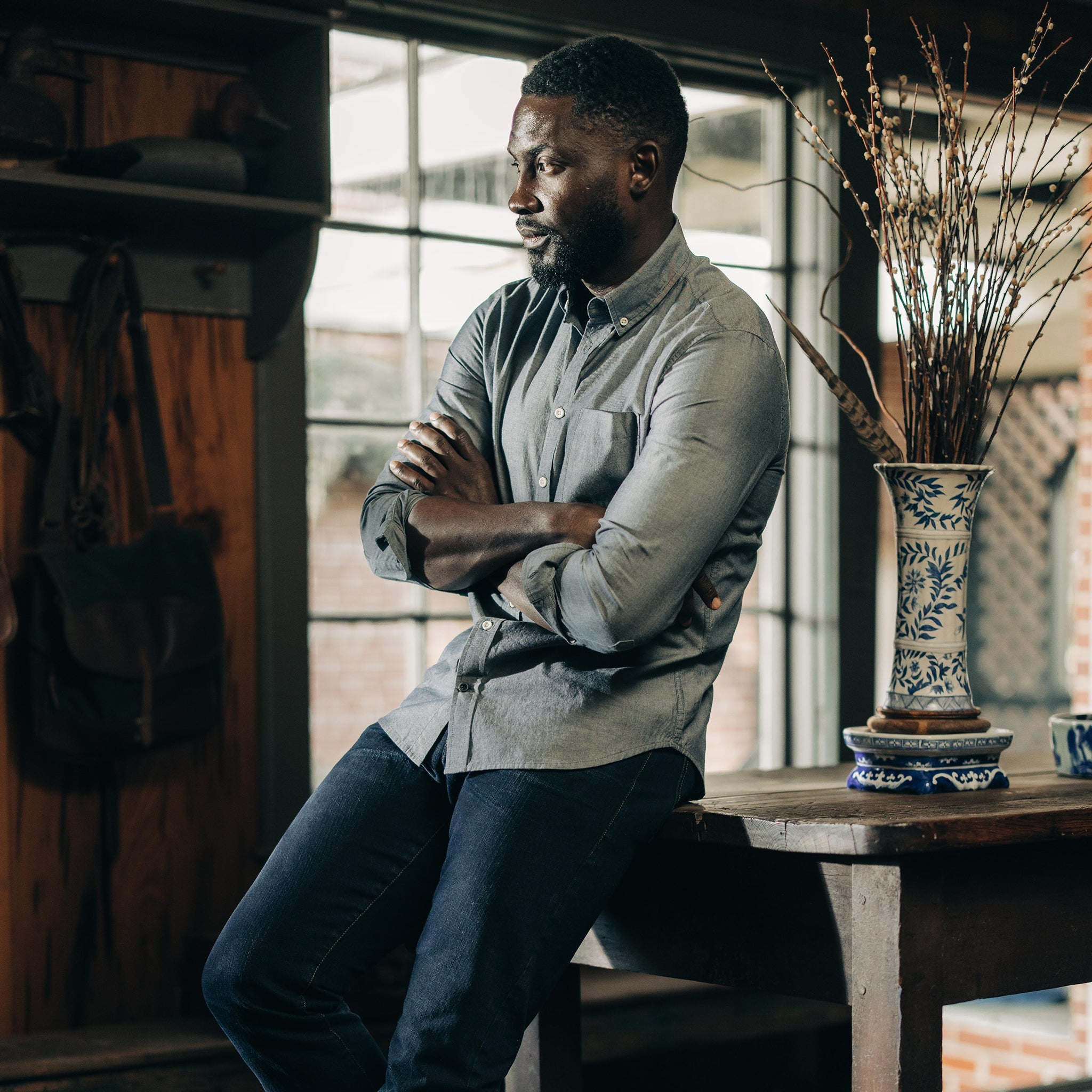 The Jack Button Down Shirt in Blue Chambray | Taylor Stitch