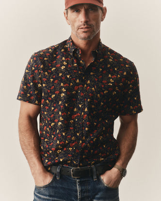 fit model posing in The Short Sleeve Jack in Vintage Bloom