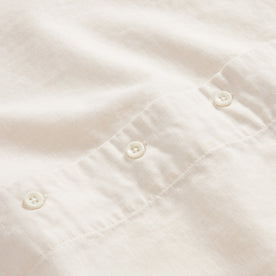 material shot of the buttons on The Short Sleeve Hawthorne in Birch