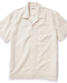 flatlay of The Short Sleeve Hawthorne in Birch, Wovens by Taylor Stitch