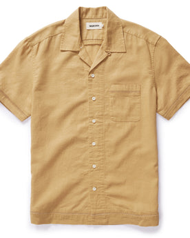 flatlay of The Short Sleeve Hawthorne in Wheat, Wovens by Taylor Stitch