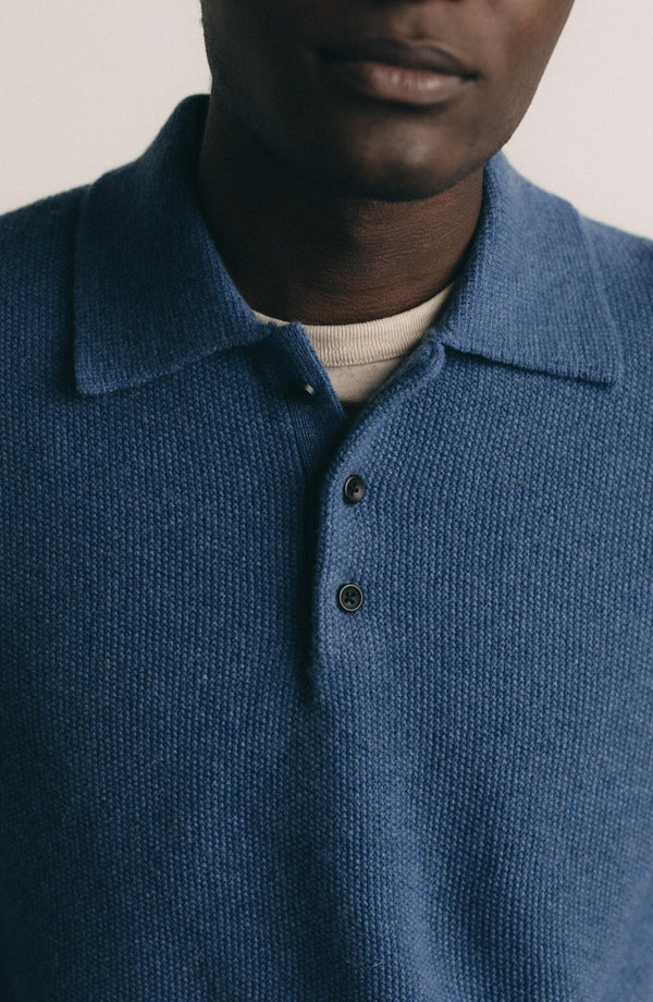 fit model showing off the collar on The Newton Sweater Polo in Heather Clear Blue