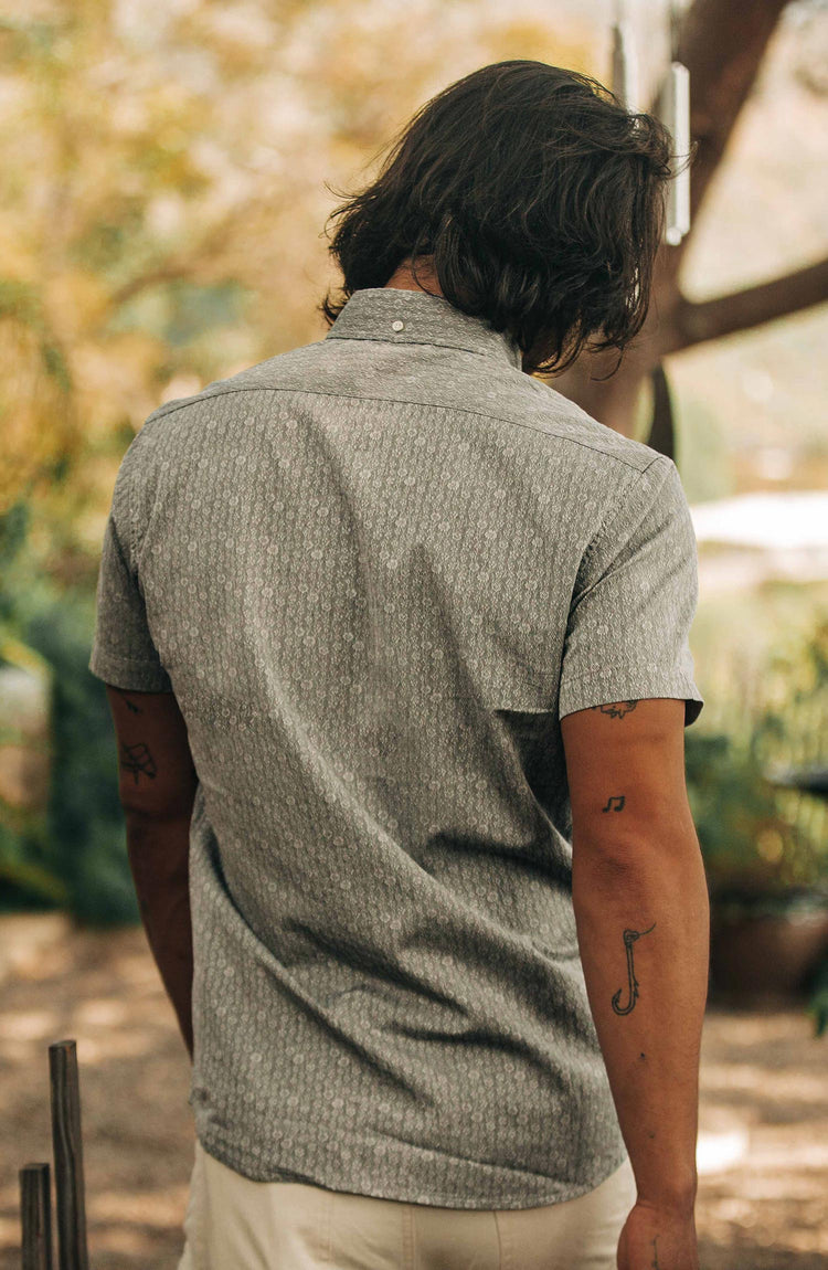 Editorial Panel: The Short Sleeve Jack in Ash Floral, Wovens by Taylor Stitch