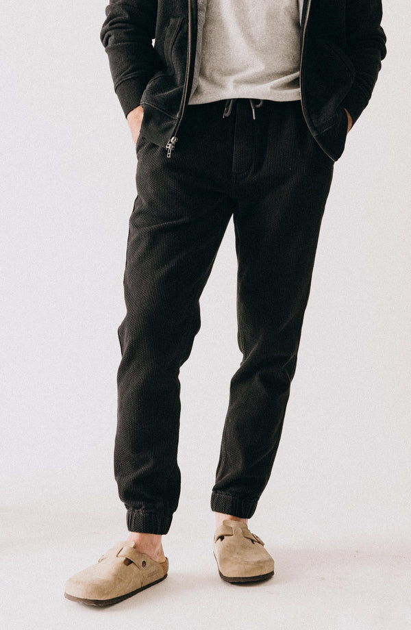 fit model showing off The Apres Pant in Black Indigo Sashiko