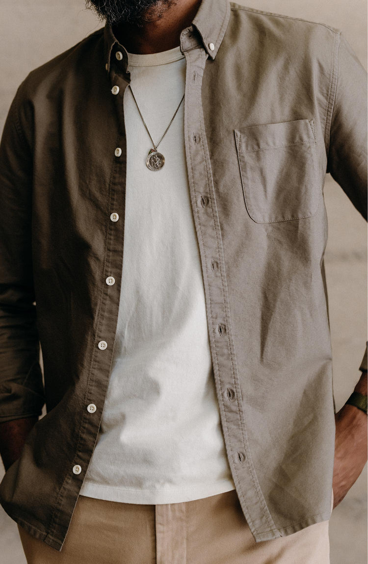fit model posing in The Jack in Smoked Olive Oxford