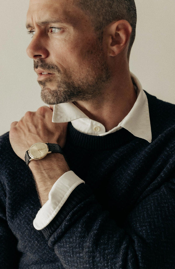 fit model standing wearing The Jack in White Everyday Oxford