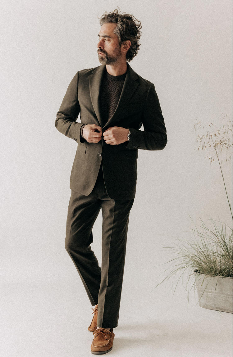 fit model posing in The Stevens Sportcoat in Black Olive Wool Flannel