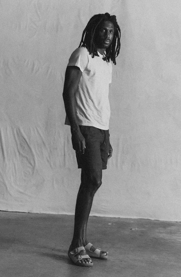 fit model showing off The Cotton Hemp Tee in Natural