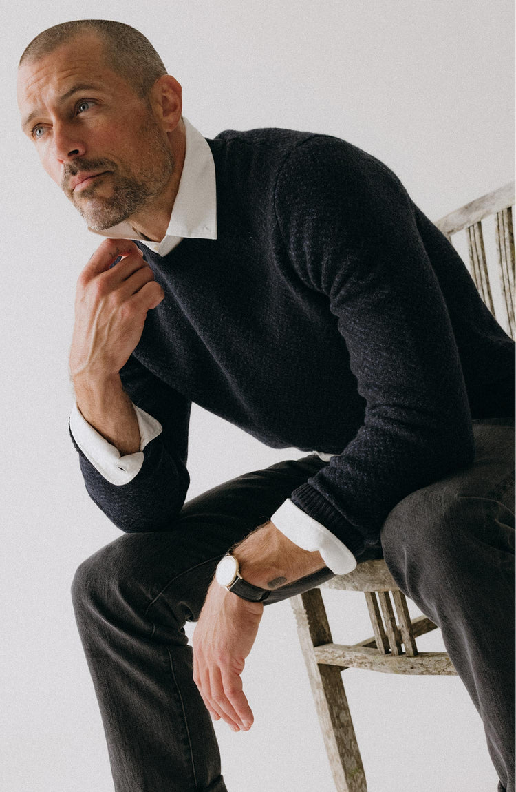 fit model posing in The Eddy Crew in Heather Marine Herringbone