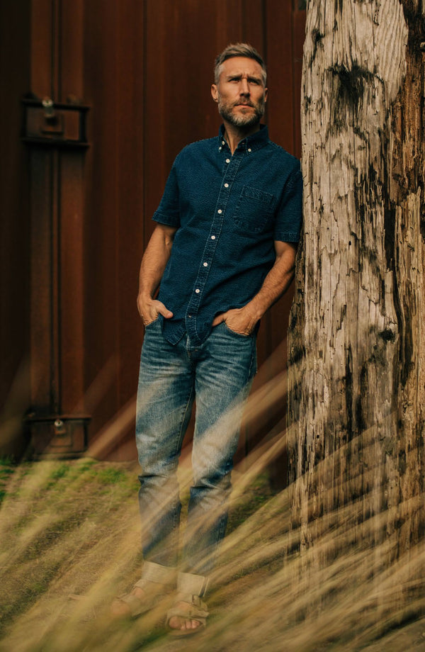 Model wearing The Short Sleeve Jack in Indigo Seersucker