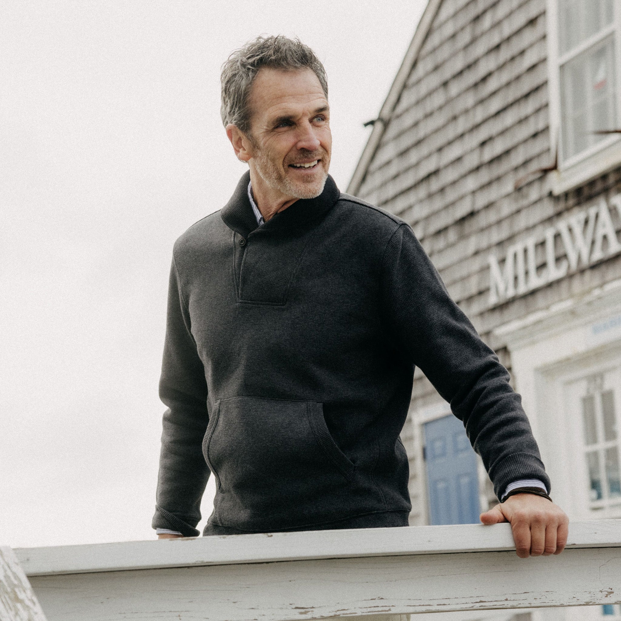 The Horizon Shawl Pullover in Coal Heather | Taylor Stitch