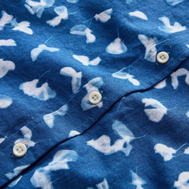 material shot of the buttons on The Short Sleeve California in Dark Navy Ginkgo