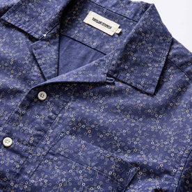 material shot of the collar on The Short Sleeve Hawthorne in Dark Navy Floral