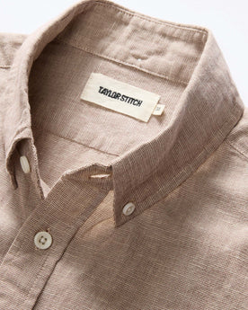 material shot of the collar on The Jack in Merlot Slub Cotton Linen, Wovens by Taylor Stitch