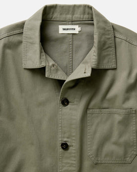 material shot of the collar on The Ojai Jacket in Organic Smoked Olive Foundation Twill, Outerwear by Taylor Stitch
