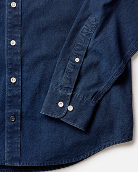 material shot of the collar on The Jack in Indigo Oxford, Wovens by Taylor Stitch