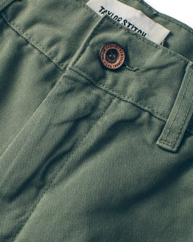 Fit model, Pants by Taylor Stitch