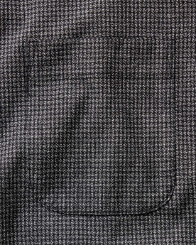 material shot of the back of the collar on The Jack in Coal Jaspe Check Oxford, Wovens by Taylor Stitch