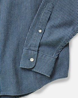 material shot of the button on the back of the collar of The Jack in Roped Indigo, Wovens by Taylor Stitch
