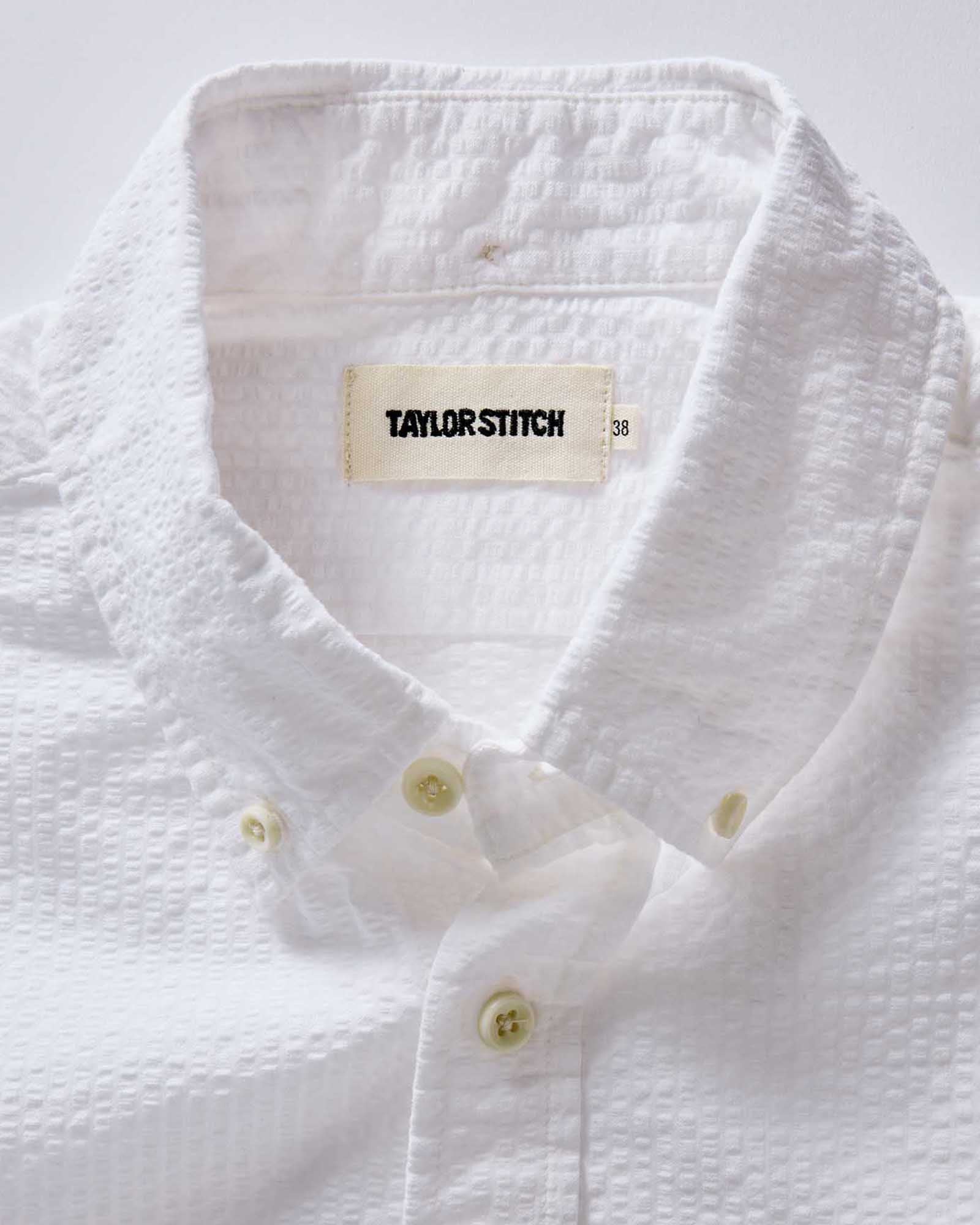 material shot of the collar on The Jack in White Seersucker, Wovens by Taylor Stitch
