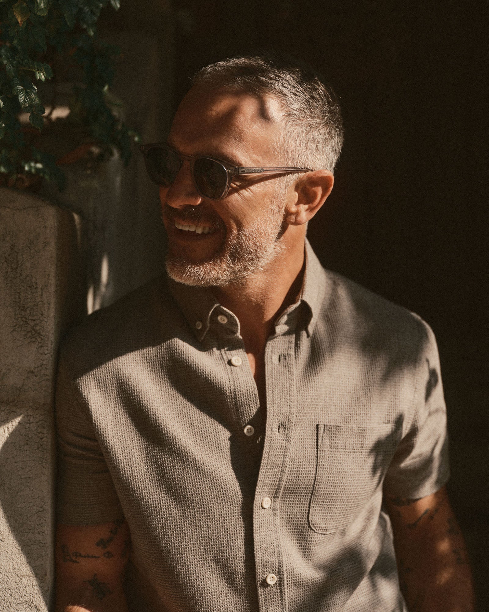 fit model showing off The Short Sleeve Jack in Fern Twist Waffle, Wovens by Taylor Stitch