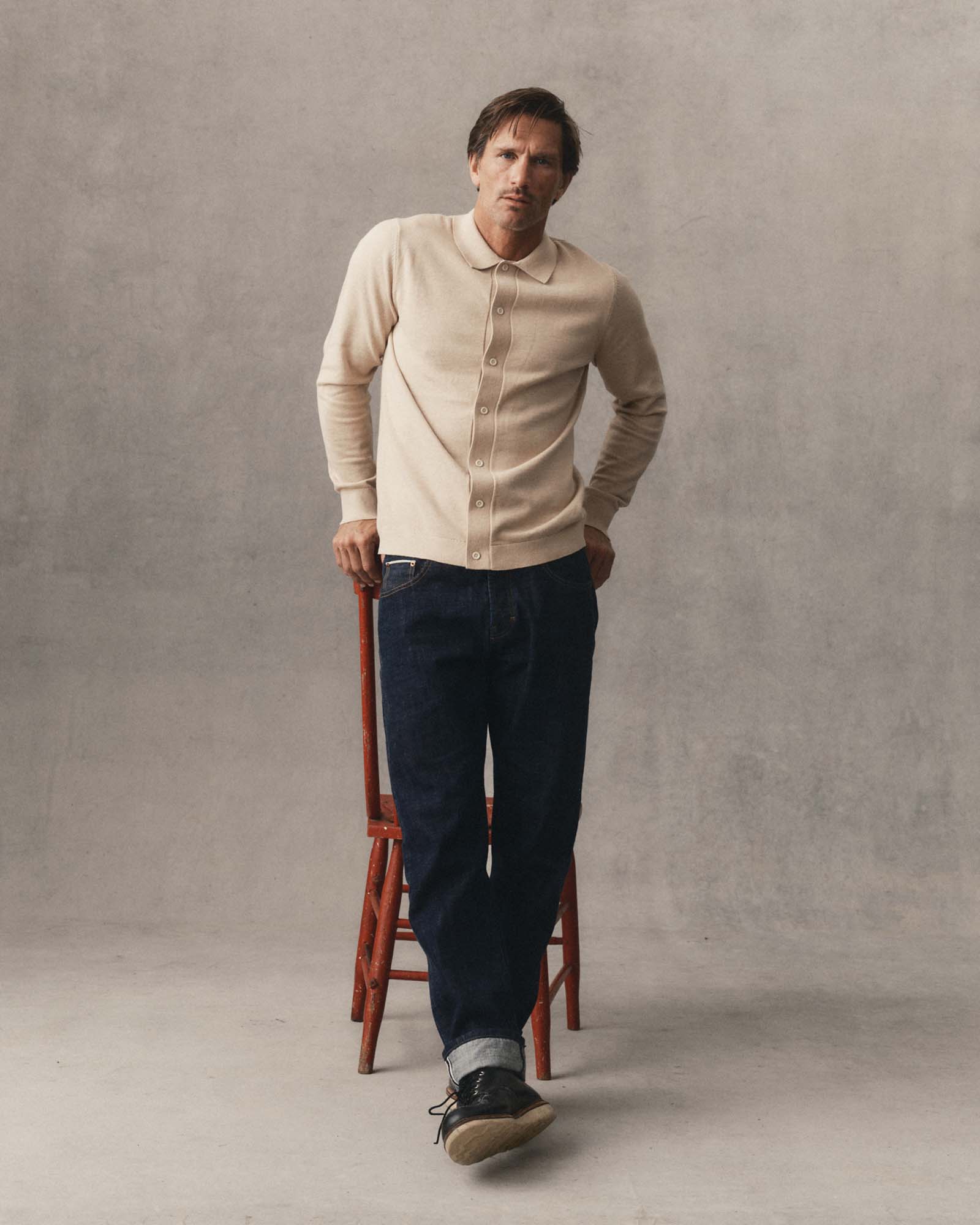 fit model showing off The Democratic Jean in Rinsed Organic Selvedge, Bottoms by Taylor Stitch