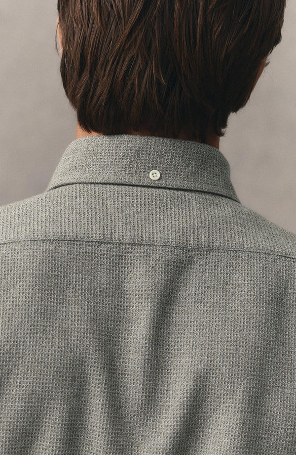 fit model showing off the back of The Jack in Fern Twist Waffle