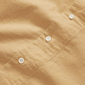 material shot of the buttons on The Short Sleeve Hawthorne in Wheat