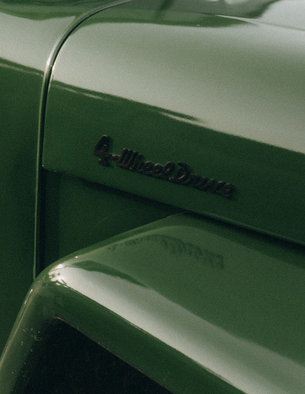 Close up of the 4 wheel dune text on the jeep