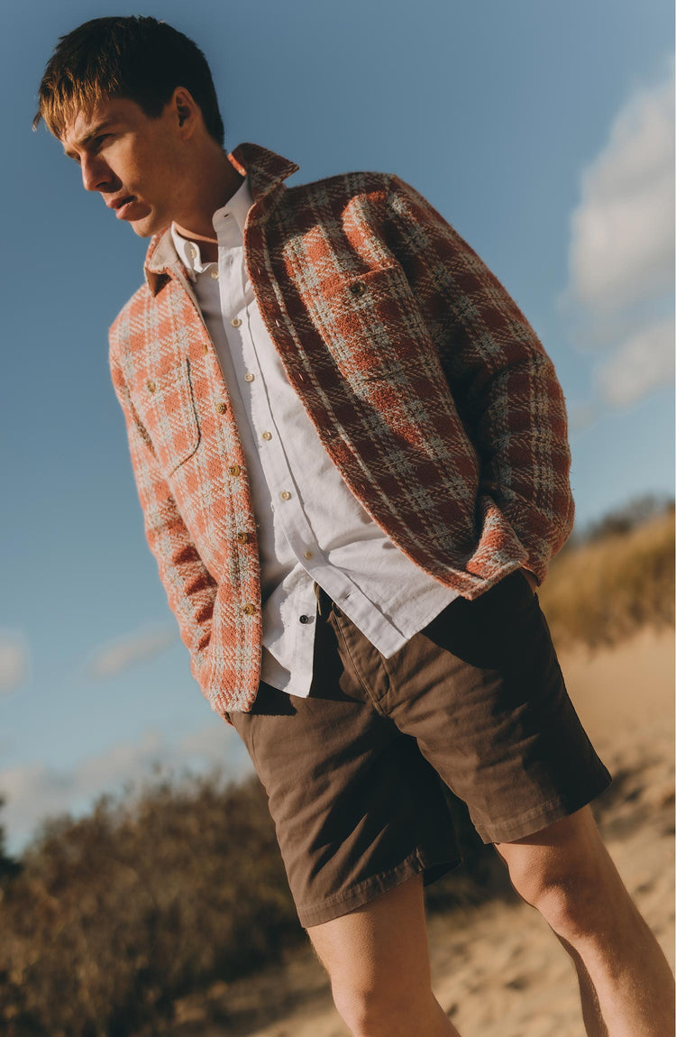 fit model posing in The Apres Short in Organic Espresso Foundation Twill