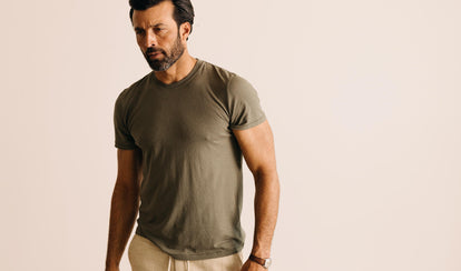 Model in The Cotton Hemp T-Shirt in Olive