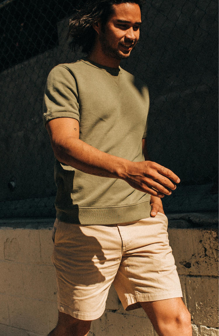 fit model wearing the foundation short in khaki twill