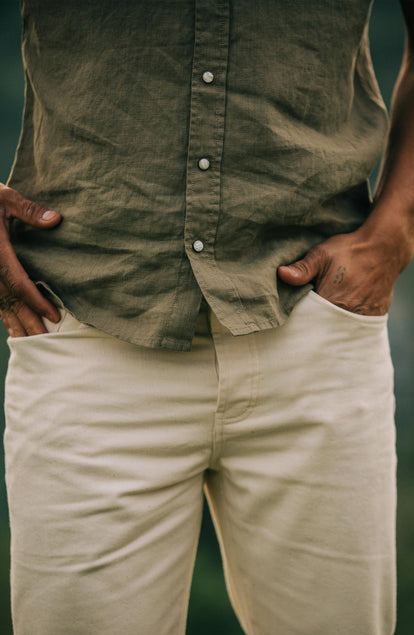 fit model standing in the short sleeve western in sage linen
