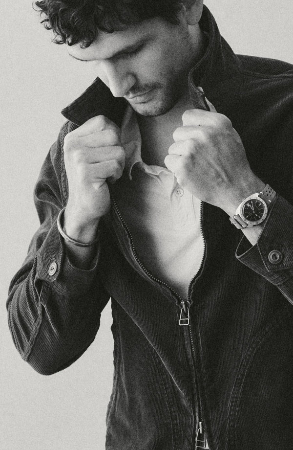 fit model showing off The Cotton Hemp Polo in Vintage White