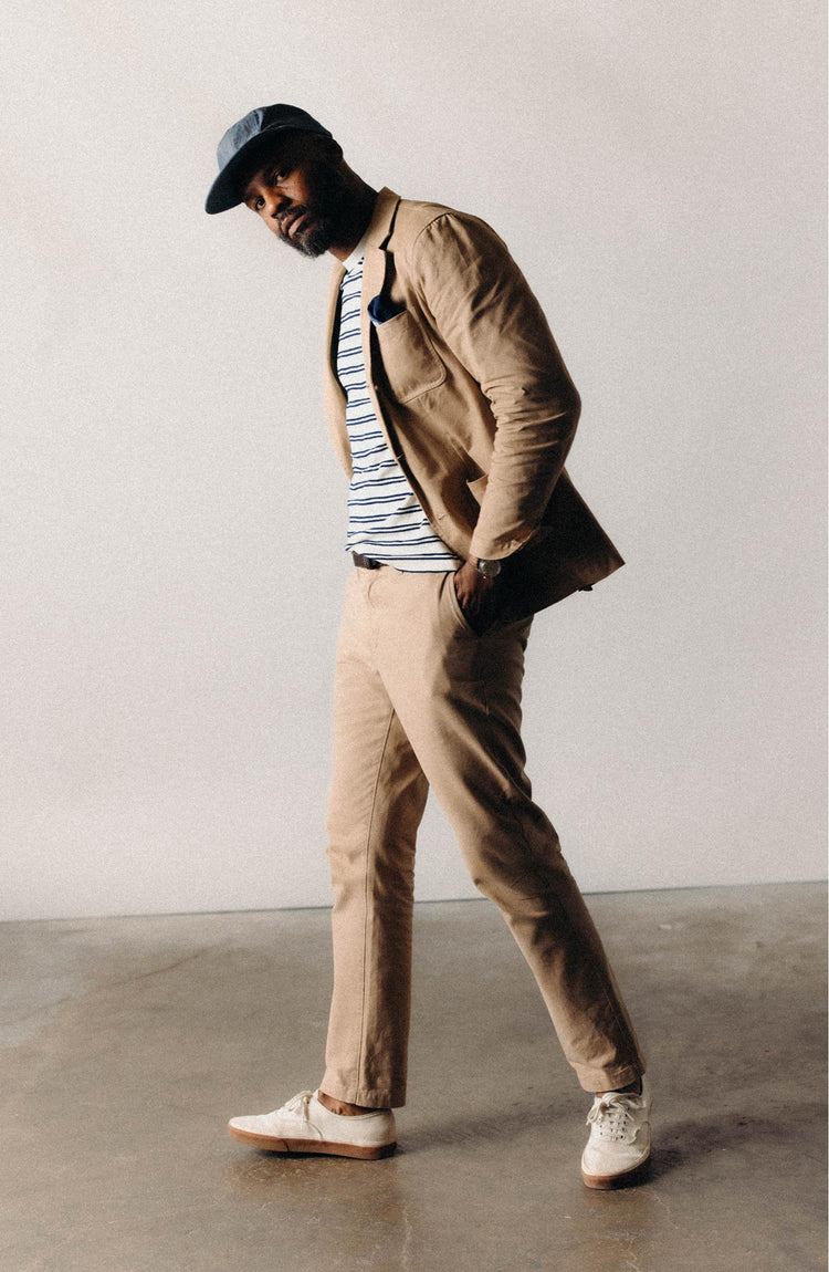 fit model walking wearing The Foundation Sportcoat in Organic Khaki Twill