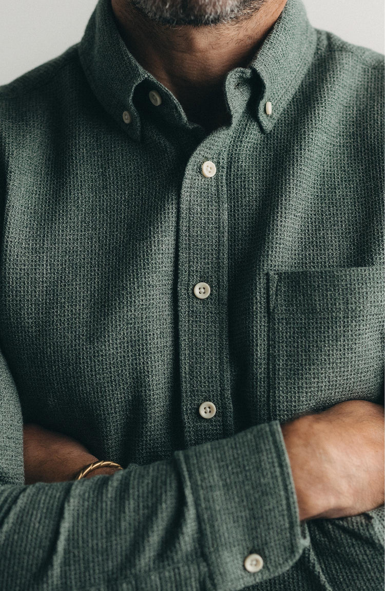 fit model posing in The Jack in Deep Sea Twist Waffle