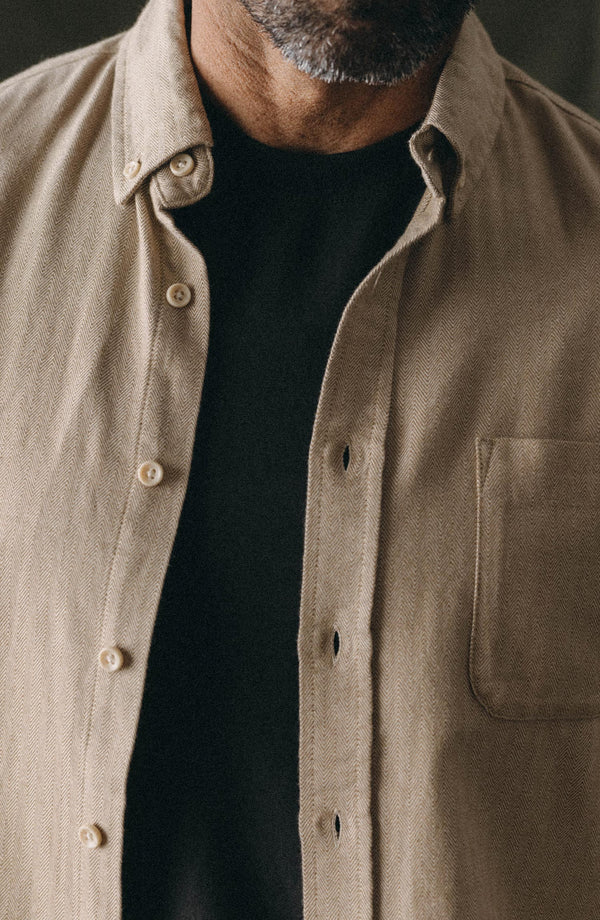 fit model showing off the buttons on The Jack in Sand Herringbone