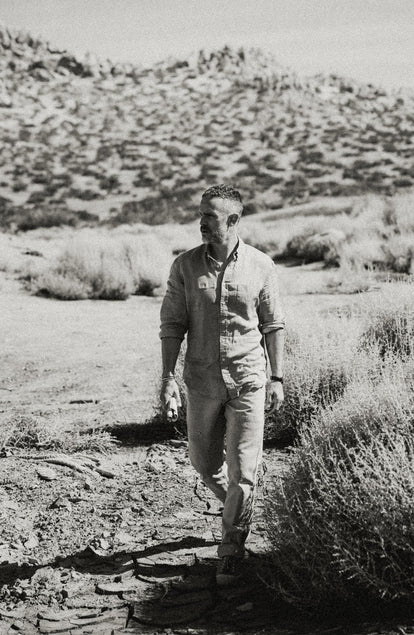 fit model walking wearing The Jack in Seagrass Linen