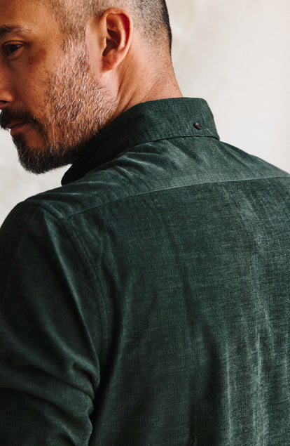 fit model showing off back collar on The Jack in Pine Heathered Pincord
