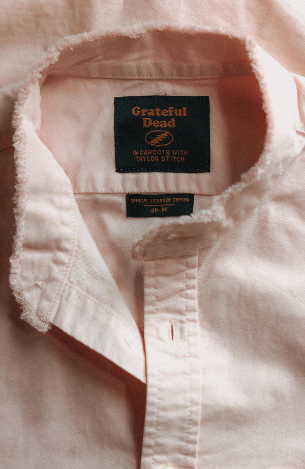 material shot of the collar on The Stageworn Jack in Pale Rose Oxford