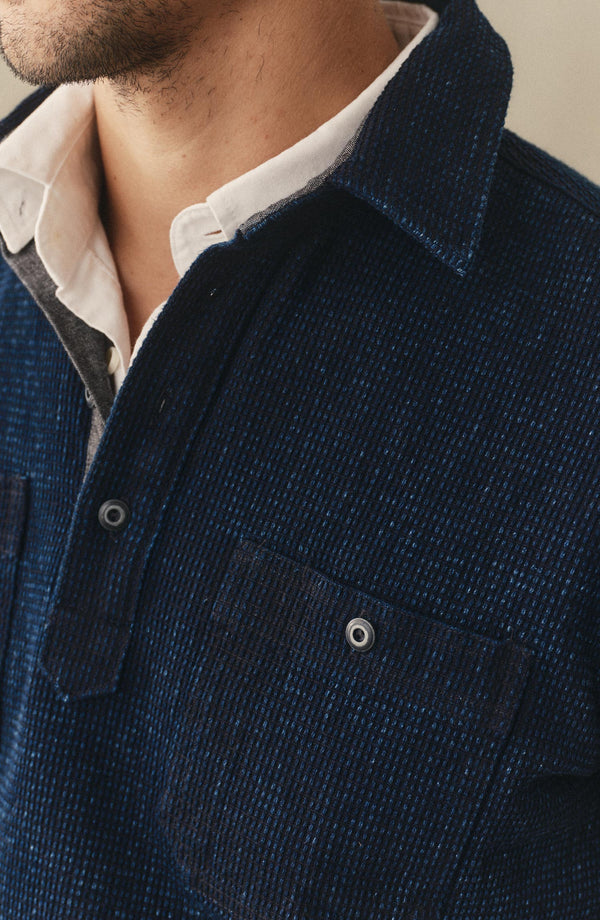 fit model showing off the collar on The Canal Popover in Rinsed Indigol