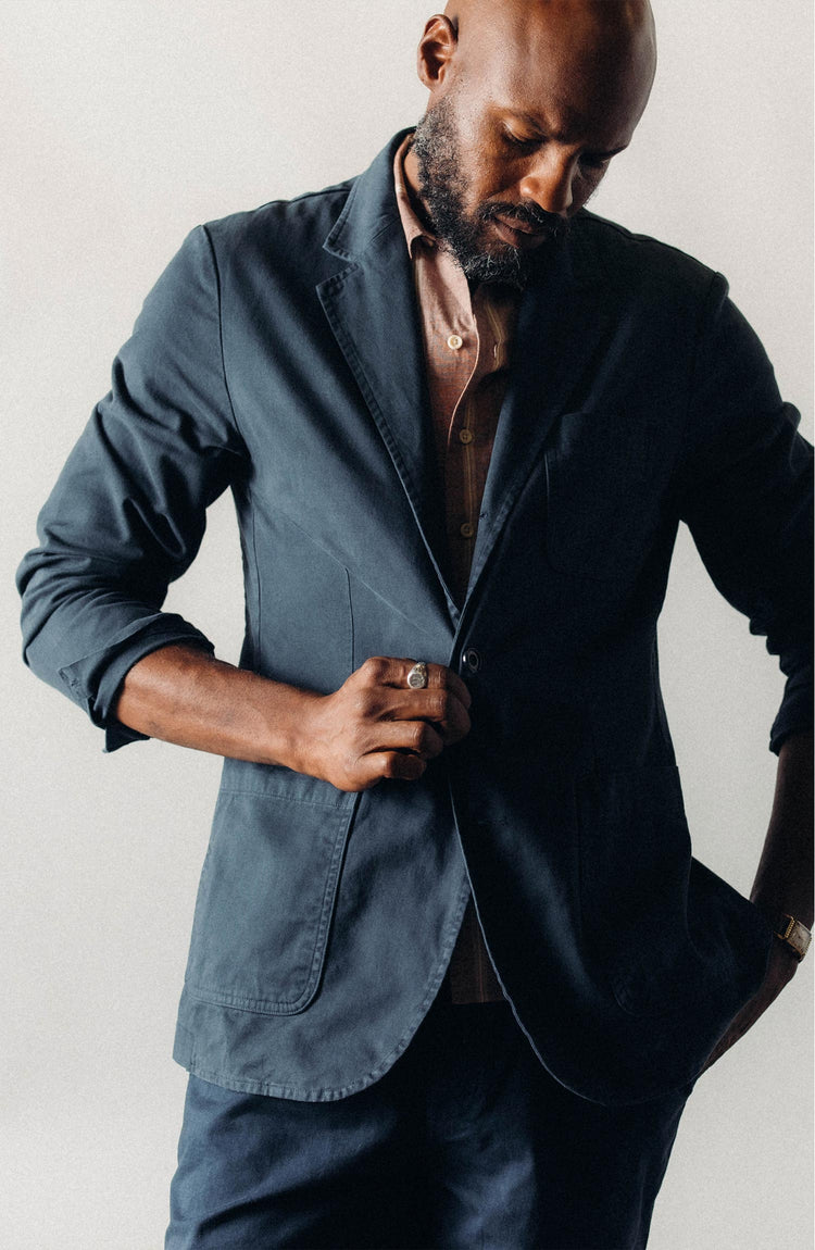 fit model posing in The Foundation Sportcoat in Organic Navy Twill