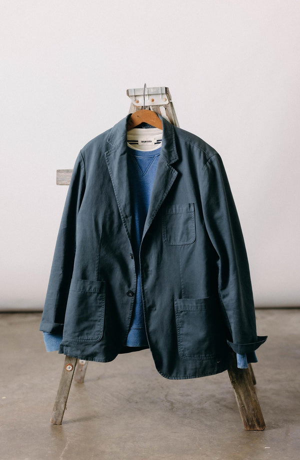 fit model showing off collar on The Foundation Sportcoat in Organic Navy Twill