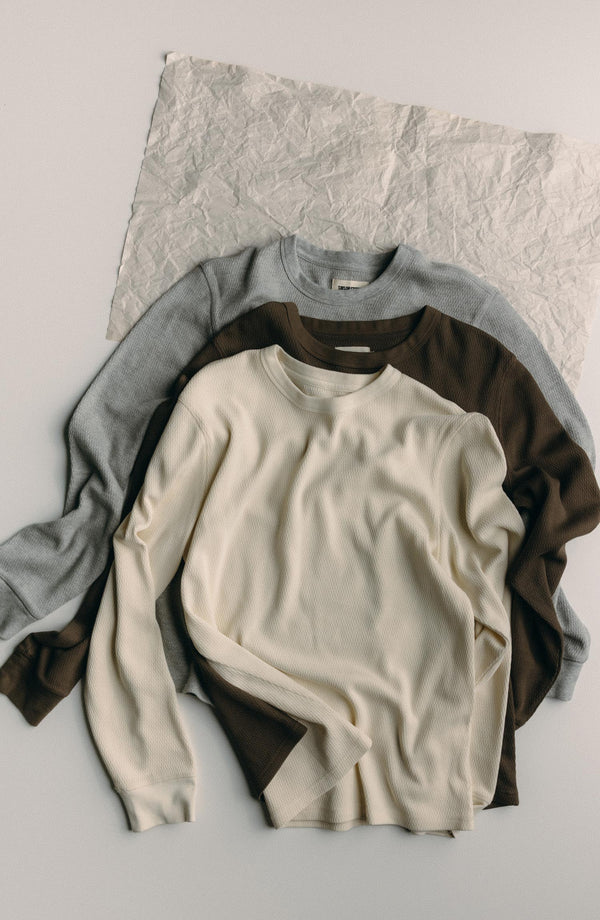 fit model posing in The Organic Cotton Crew in Heather Grey Waffle