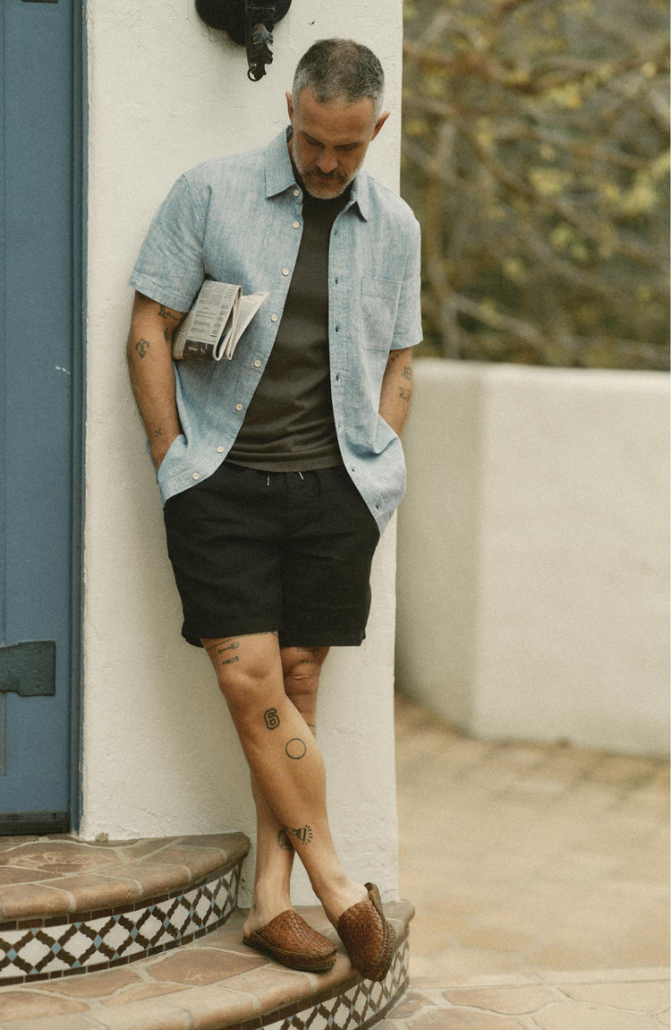 fit model posing in The Apres Short in Coal Hemp