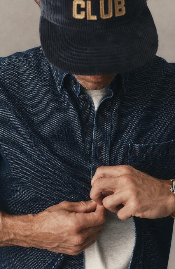 fit model buttoning up The Jack in Rinsed Indigo Japanese Jacquard Dot