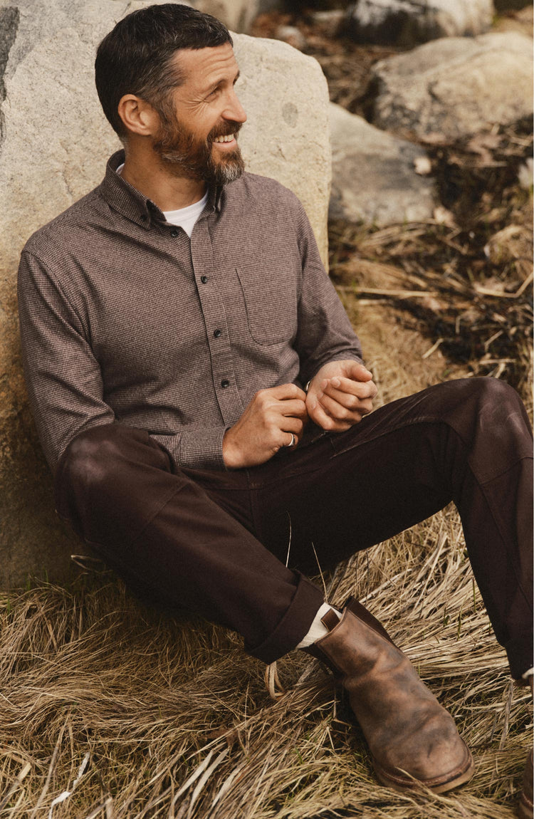 fit model posing in The Jack in Timber Houndstooth