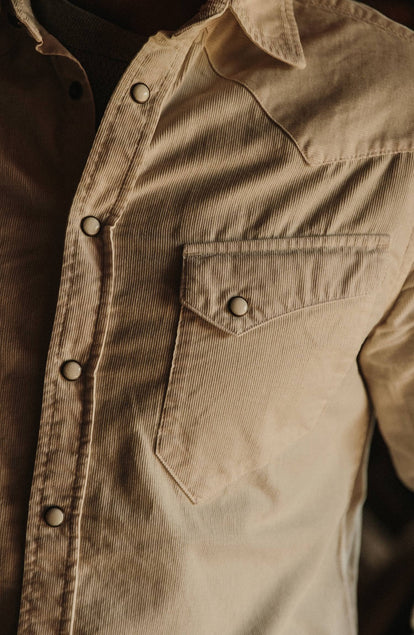 Close up from the front highlighting the western-style pocket