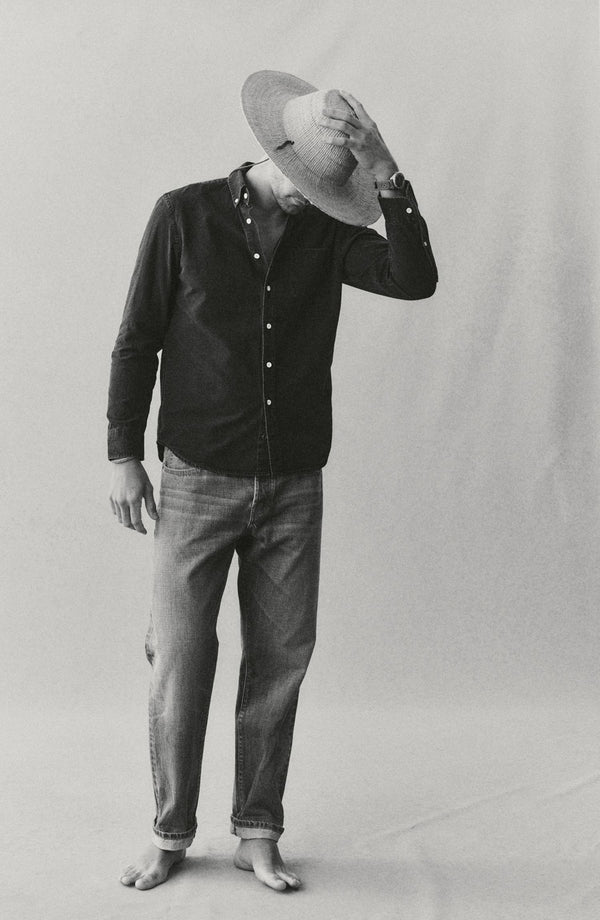 fit model showing off the sides of The Jack in Indigo Oxford