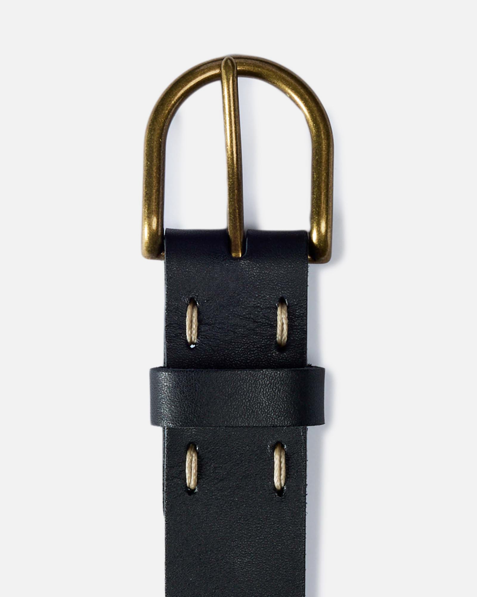 flatlay of the buckle on The Foundation Belt in Black, Accessories by Taylor Stitch